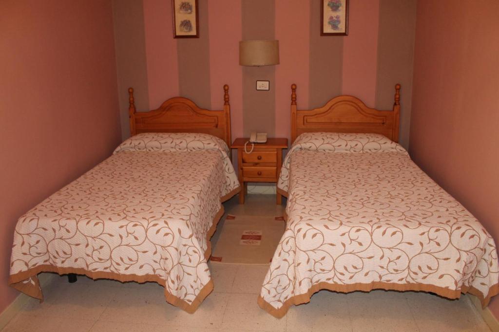 Hotel Valle Del Jerte Los Arenales Quarto foto